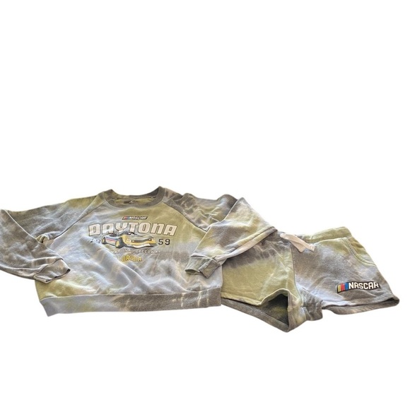 Daytona Nascar Graphic cotton blend tie dye sweats sweatshirt shorts lounge set - Picture 6 of 6